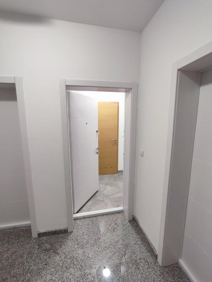 Morning Star Danica Apartment Surčin Екстериор снимка