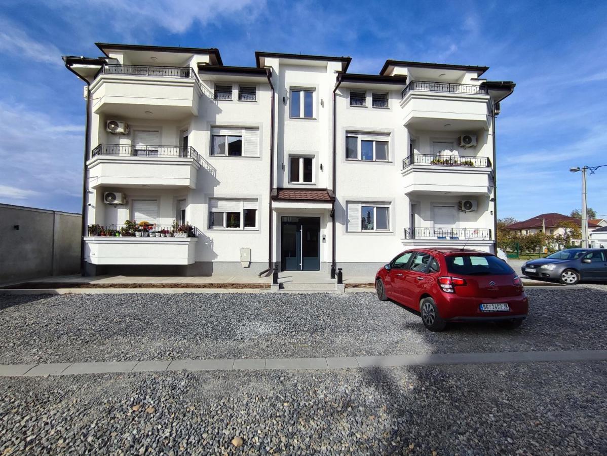 Morning Star Danica Apartment Surčin Екстериор снимка