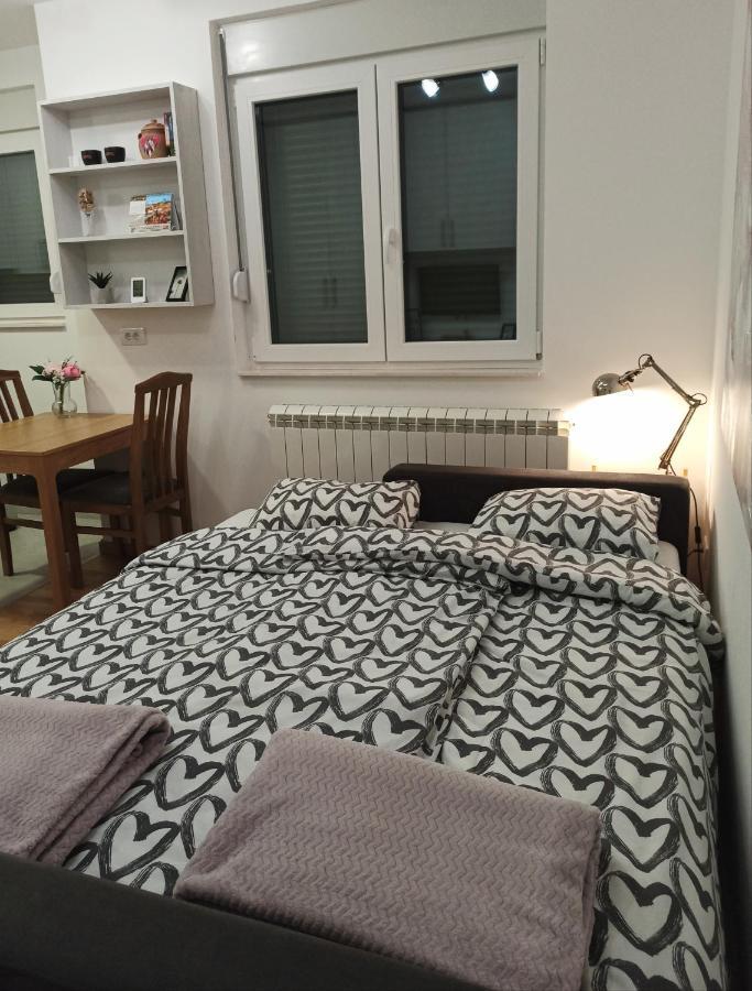 Morning Star Danica Apartment Surčin Екстериор снимка
